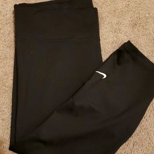 Plus Size 1X Nike Capri Leggings